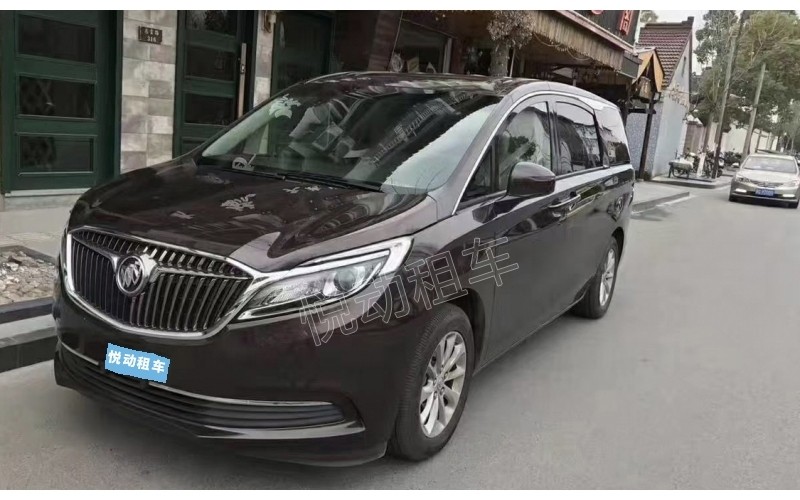 別克商務租車一天多少錢？