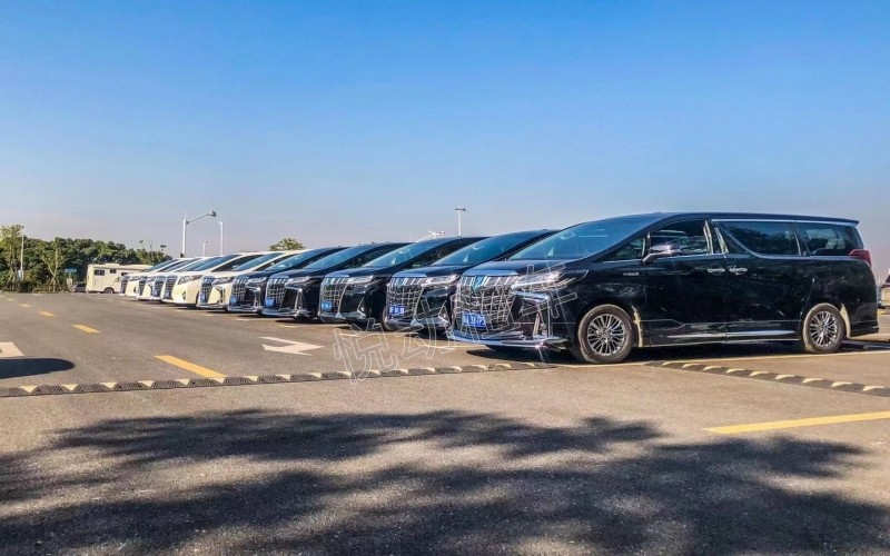 機場租車服務大比拼，哪家更便捷更省心？