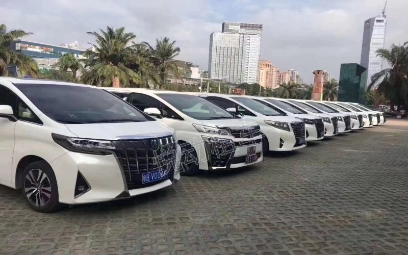 租車前需要提前預定嗎？