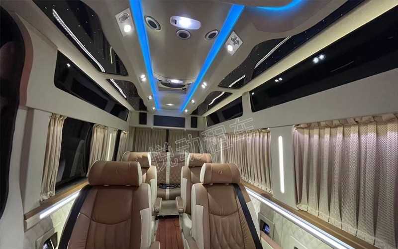 ? 大巴車租賃指南：團體出行如何選擇合適的車輛？