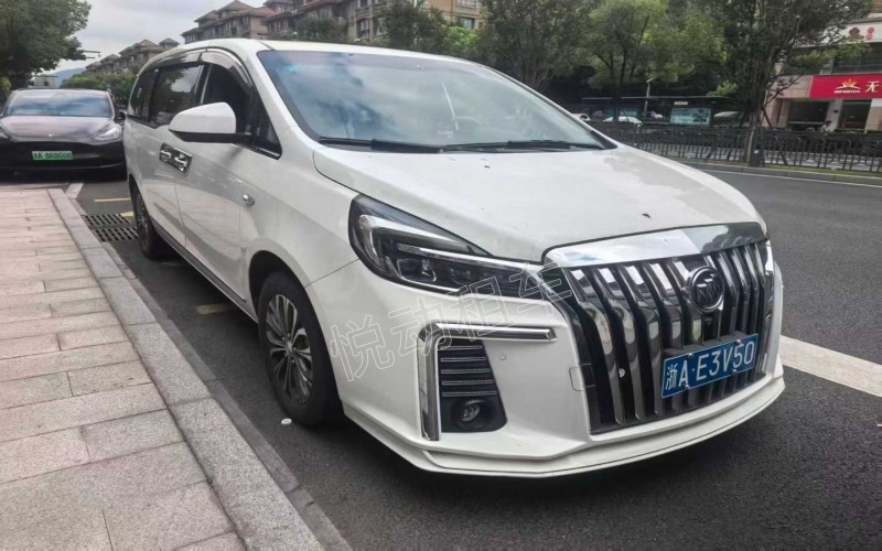 商務(wù)租車中的禮儀文化，提升企業(yè)形象的小細(xì)節(jié)